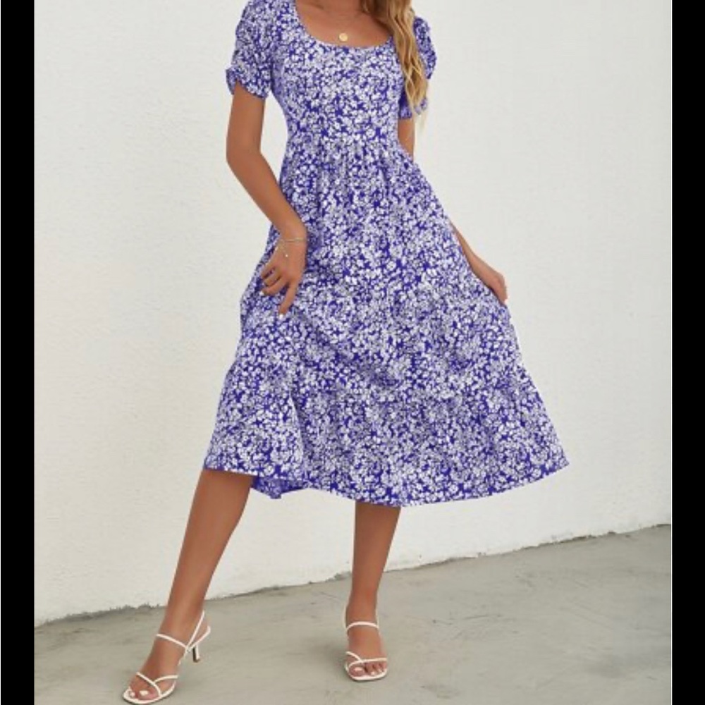 Purple and white floral dress with puff sleeves, size M